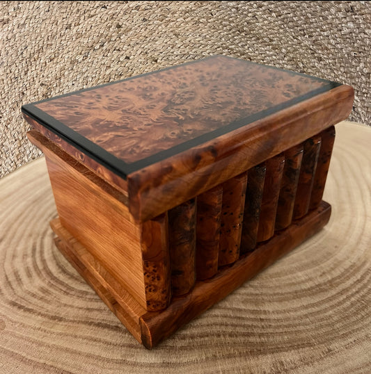 Mystery Box - Schatulle - Magic Box - Thuya Holz - Aufbewahrung - secret